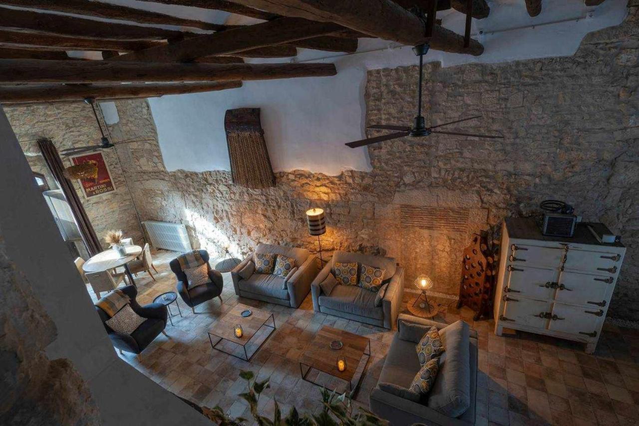 Casa De Ensueno En Almatret Holiday home